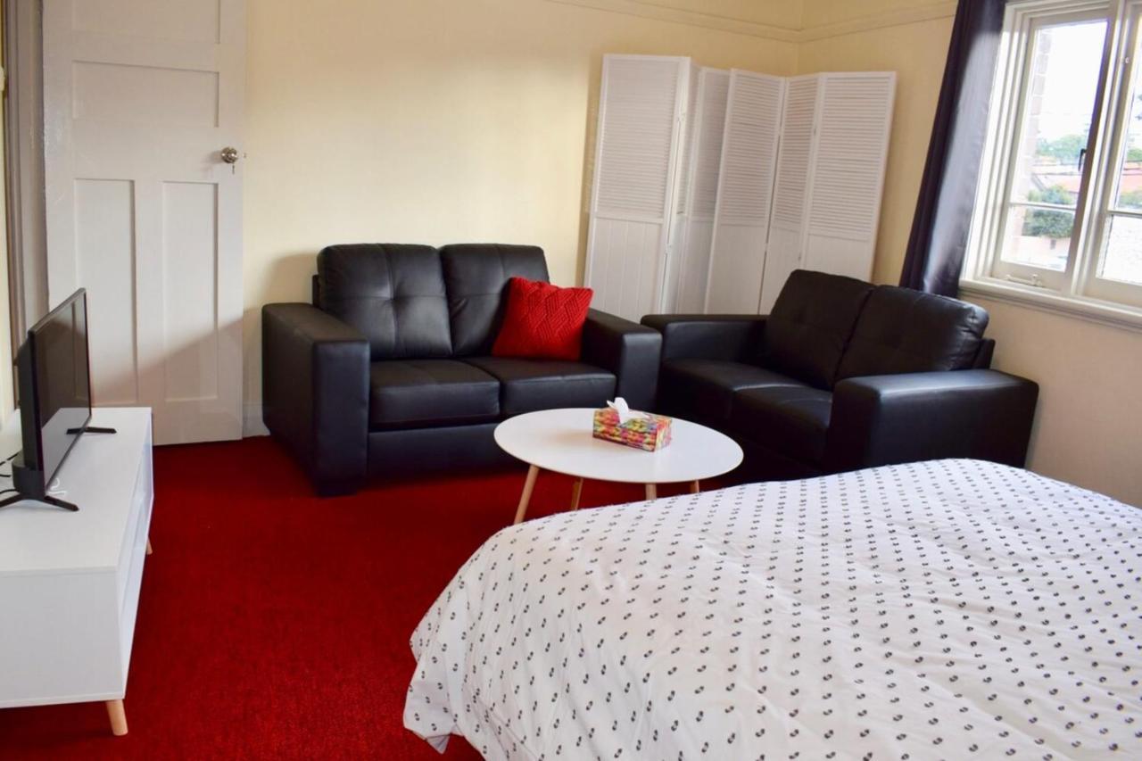 Comfortable 3 Bedroom Apartment In Trendy Haberfield ซิดนีย์ ภายนอก รูปภาพ