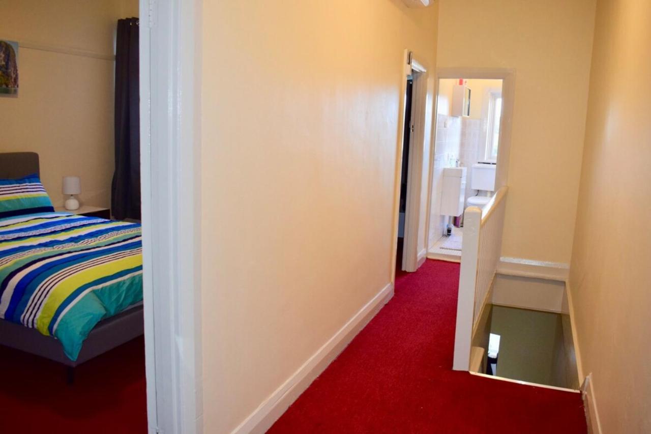 Comfortable 3 Bedroom Apartment In Trendy Haberfield ซิดนีย์ ภายนอก รูปภาพ