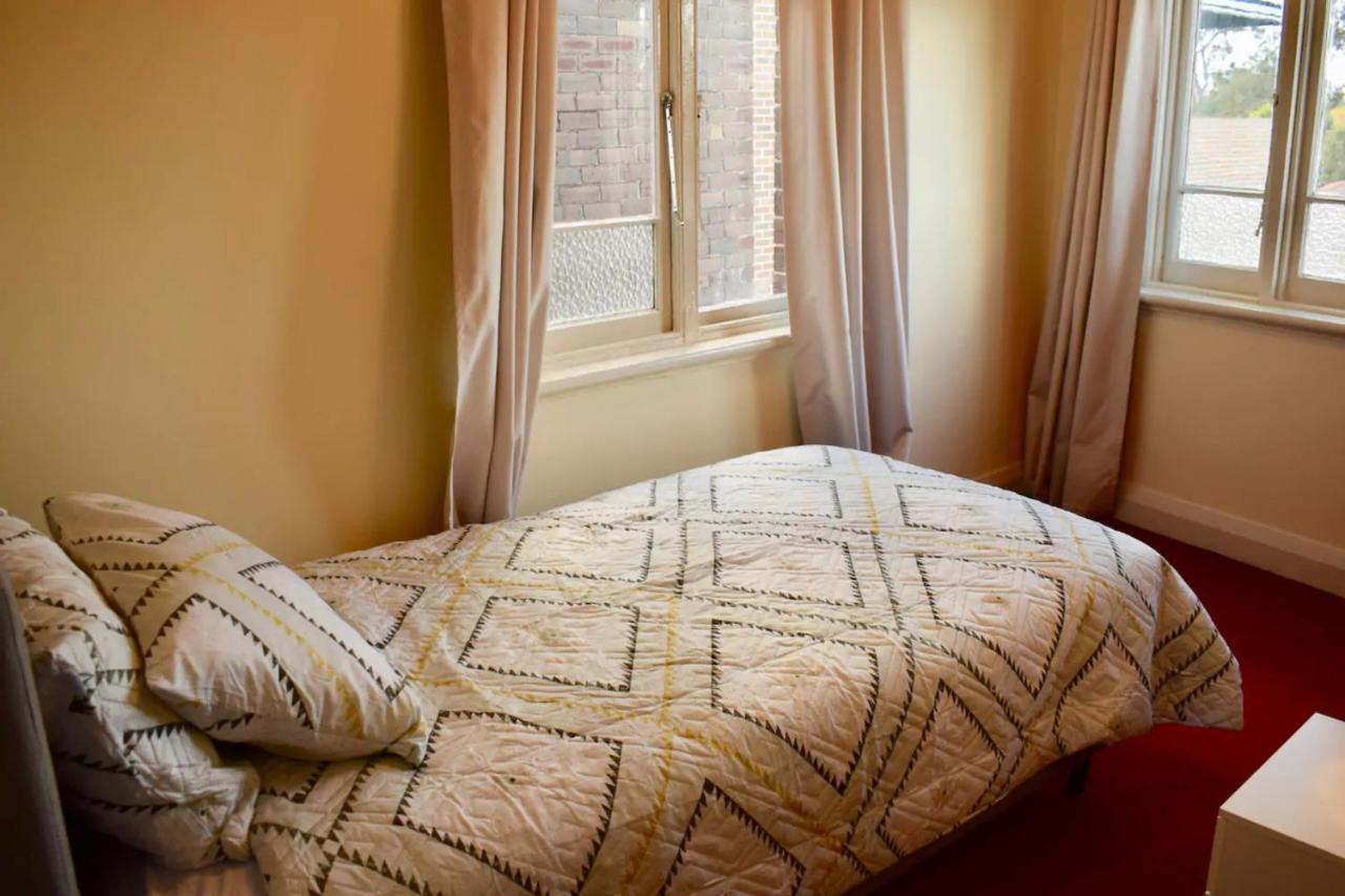 Comfortable 3 Bedroom Apartment In Trendy Haberfield ซิดนีย์ ภายนอก รูปภาพ
